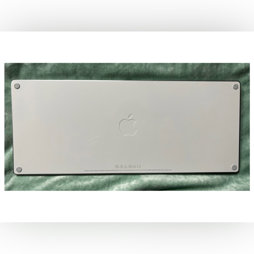 Apple Magic Keyboard - Picture 2 of 3
